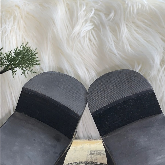 “Stuart Weitzman” - Picture 6 of 6